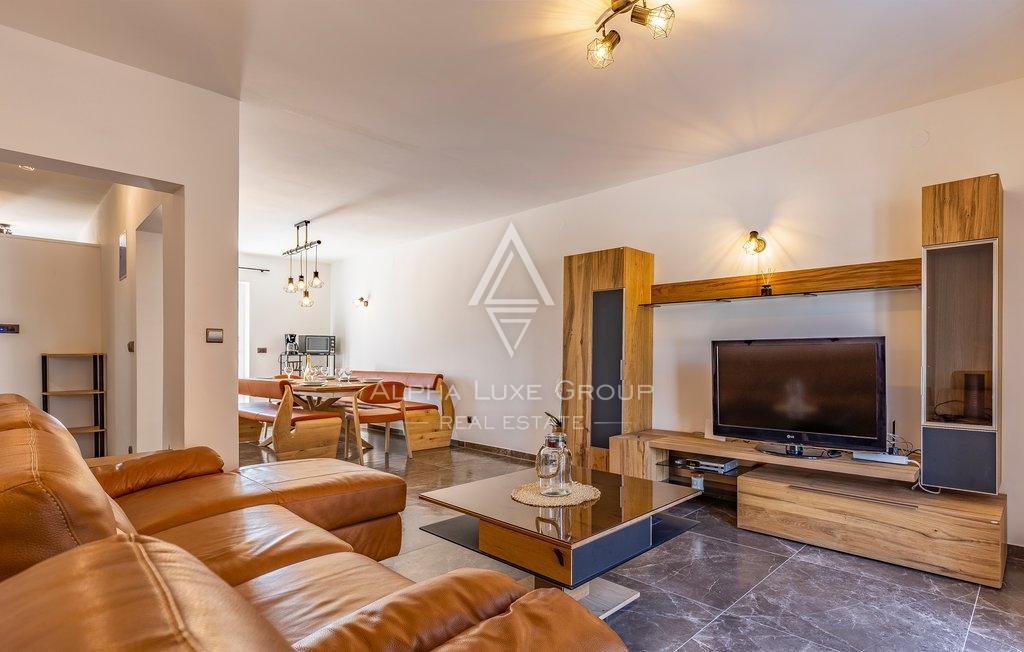 Medulin - Večstanovanjska rezidenca z bazenom in prenovljenimi apartmaji