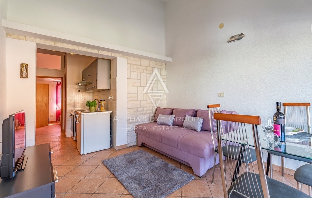 Medulin - Večstanovanjska rezidenca z bazenom in prenovljenimi apartmaji