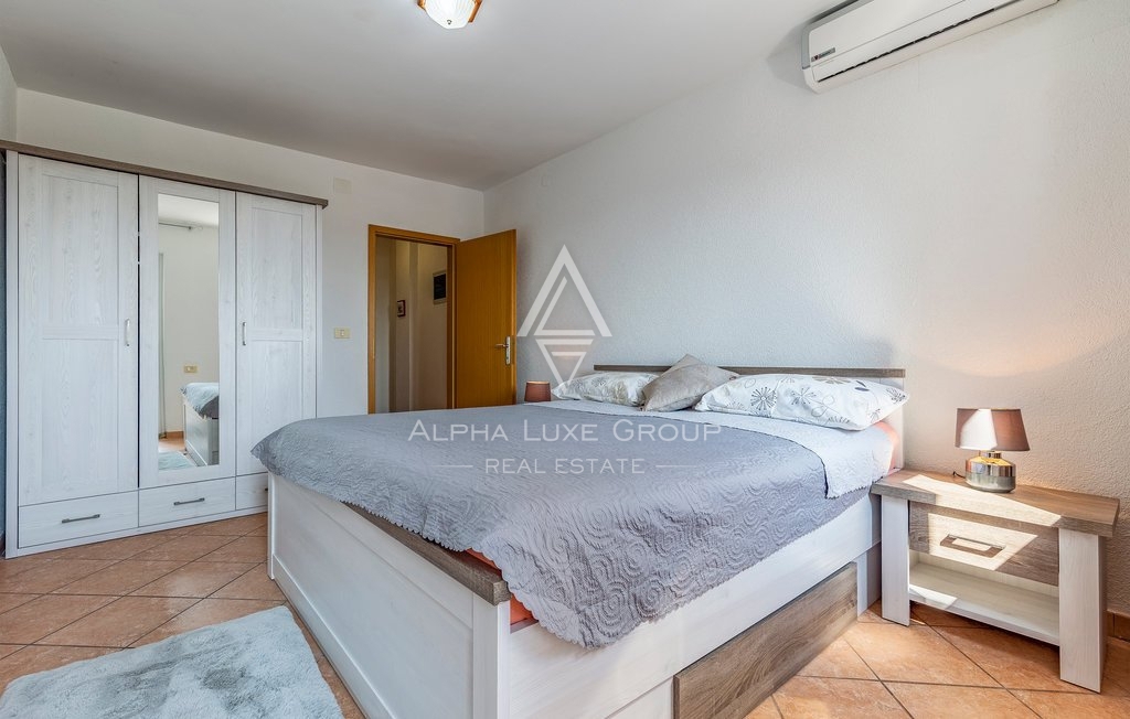 Medulin - Večstanovanjska rezidenca z bazenom in prenovljenimi apartmaji