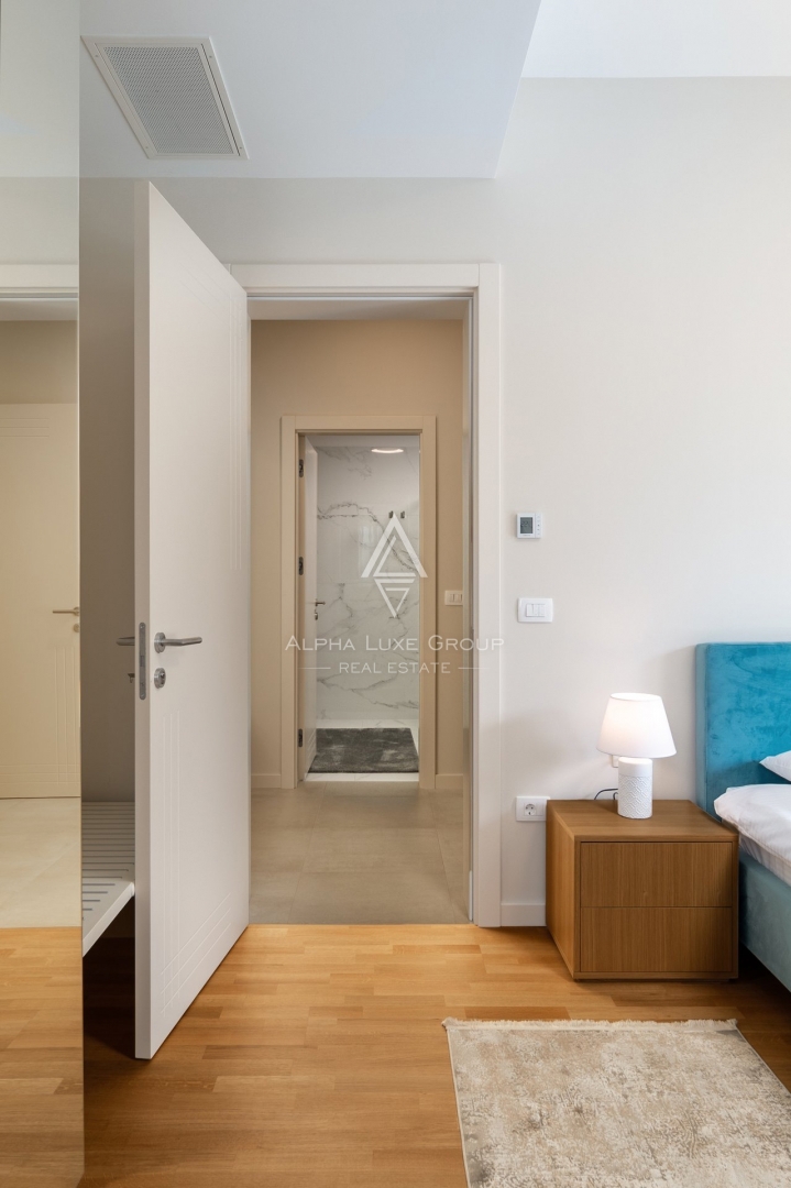 Ekskluzivno pri ALPHA LUXE GROUP - Poreč, Istra: Razkošna vila s čudovitim razgledom na morje in mesto