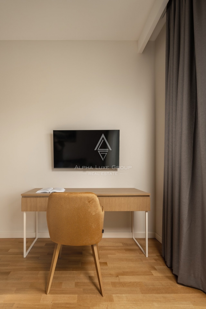 Ekskluzivno pri ALPHA LUXE GROUP - Poreč, Istra: Razkošna vila s čudovitim razgledom na morje in mesto