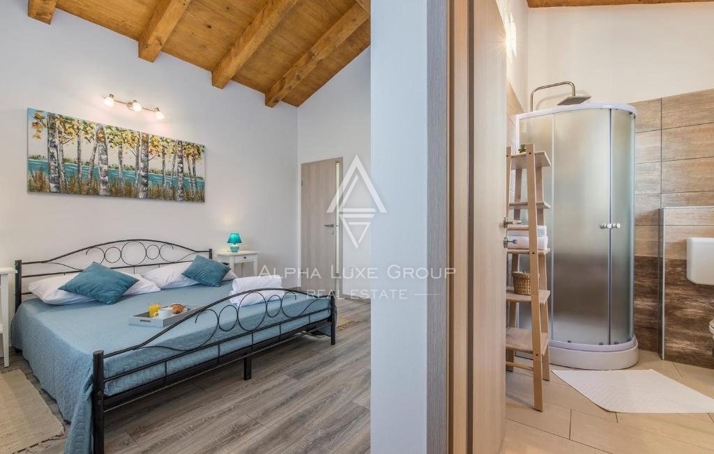 Istra, Lovreč: Avtentična kamnita vila z obsežnim zemljiščem