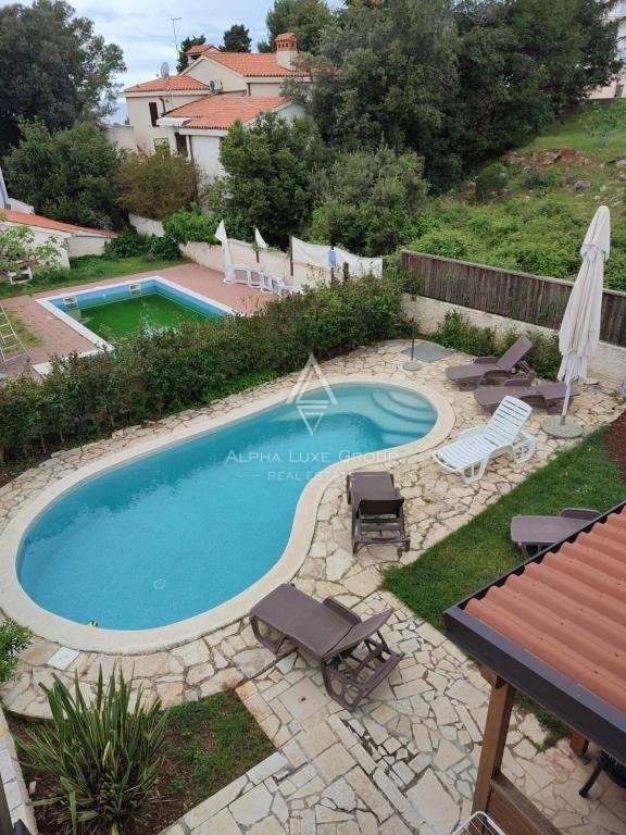 Medulin, Istra: Domačija ob morju z dobičkonosnim turističnim oddajanjem