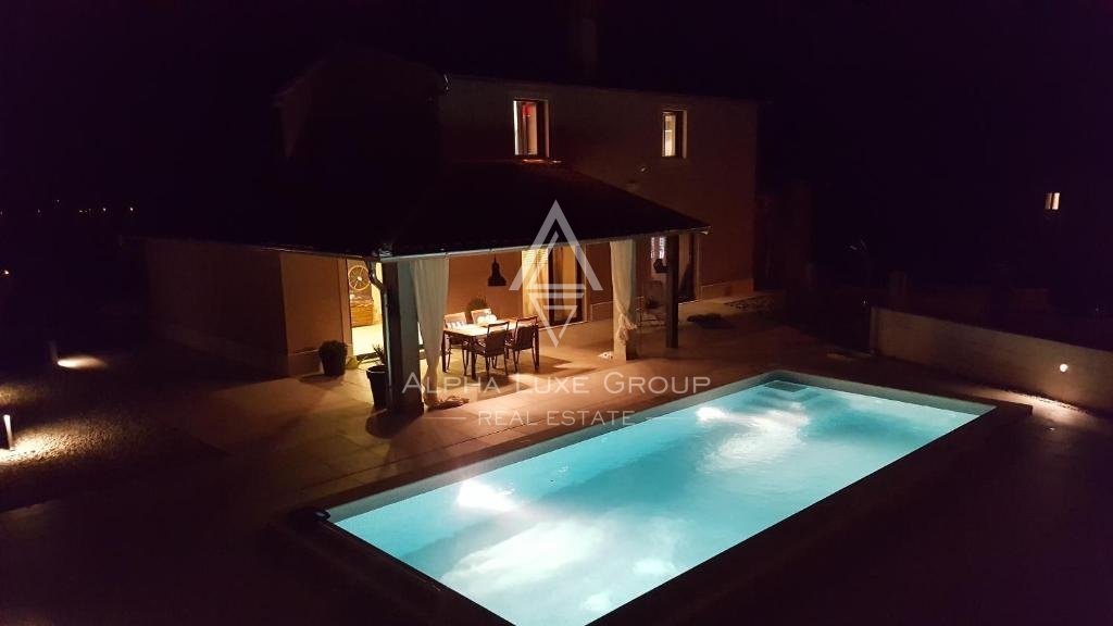 Istra, Labin - Sodobna kamnita vila z bazenom naprodaj