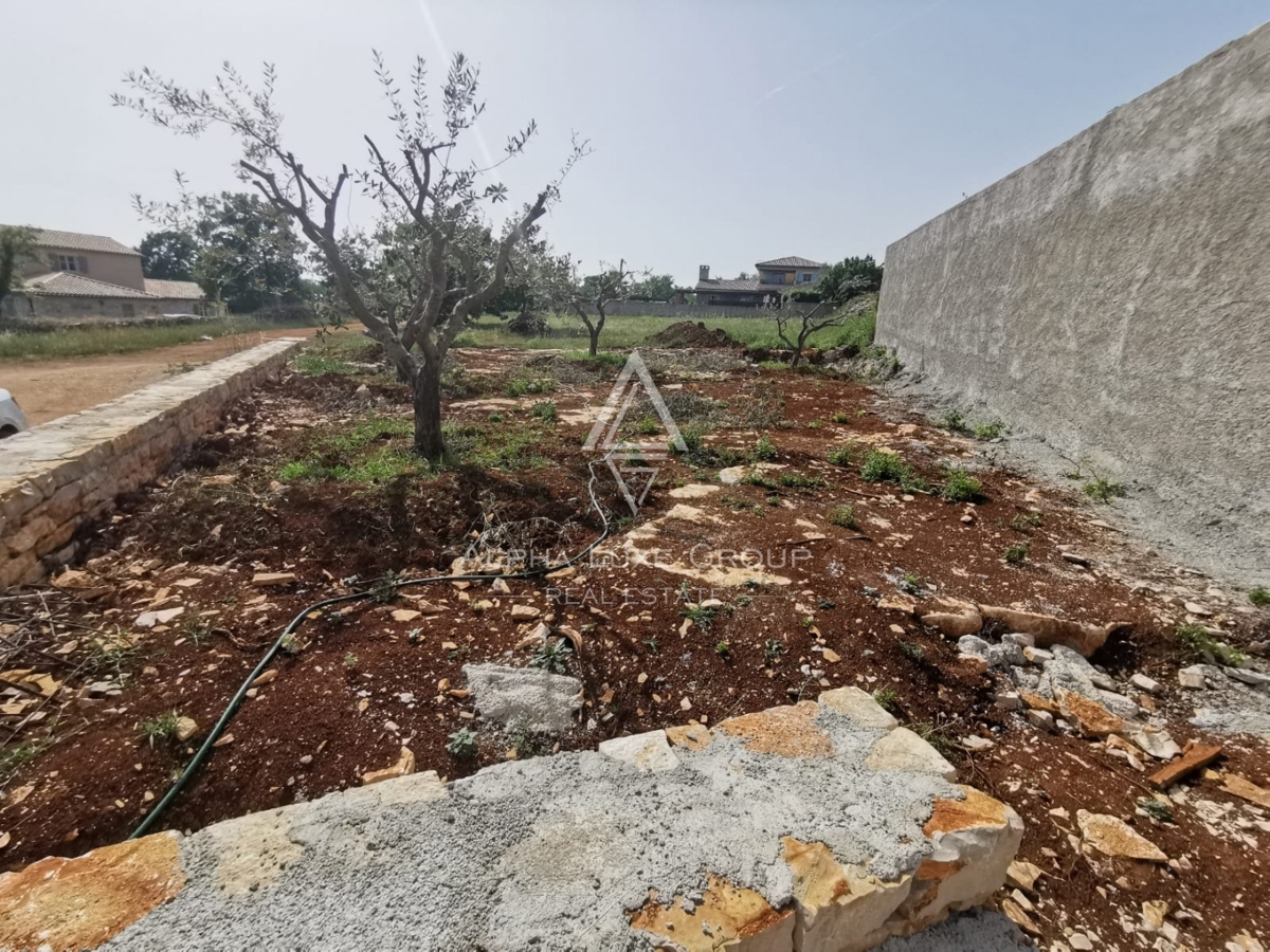 Svetvinčenat, Smoljanci - Na novo zgrajena moderna vila z bazenom naprodaj