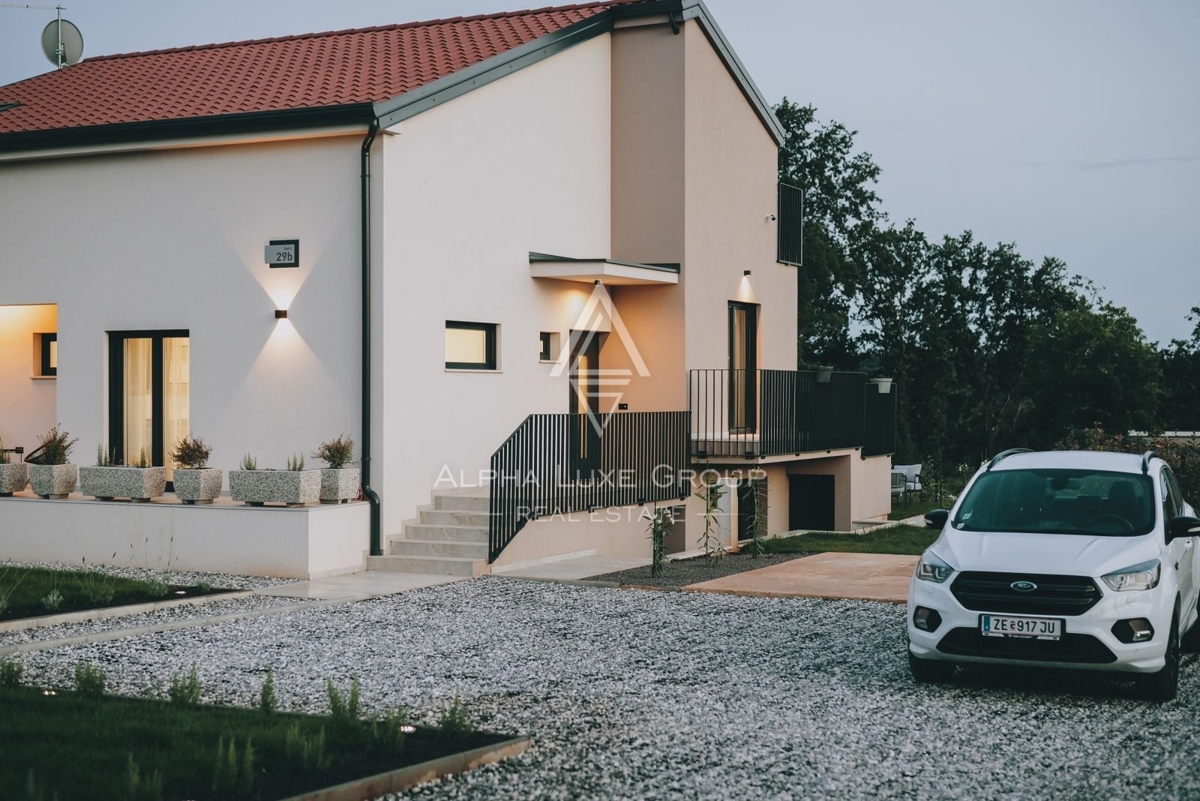 Nova hiša z bazenom, Istra, Poreč