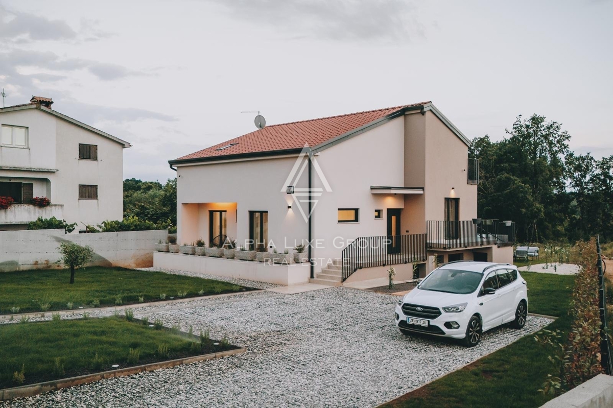 Nova hiša z bazenom, Istra, Poreč
