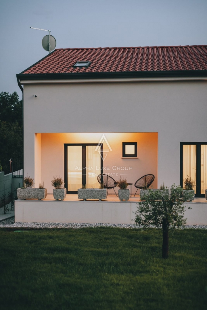 Nova hiša z bazenom, Istra, Poreč