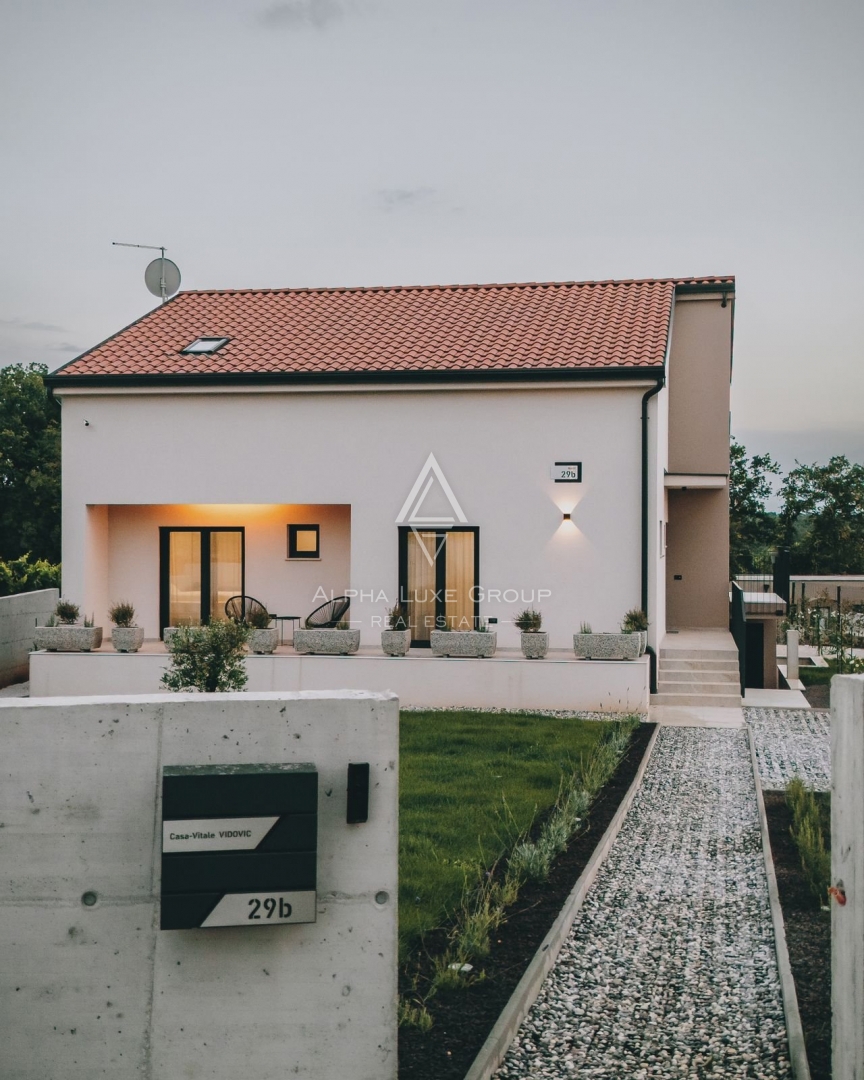 Nova hiša z bazenom, Istra, Poreč