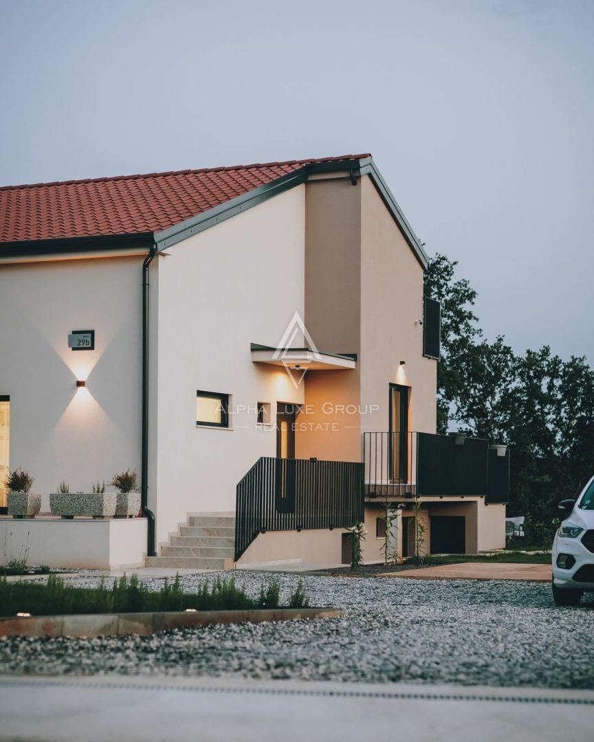 Nova hiša z bazenom, Istra, Poreč