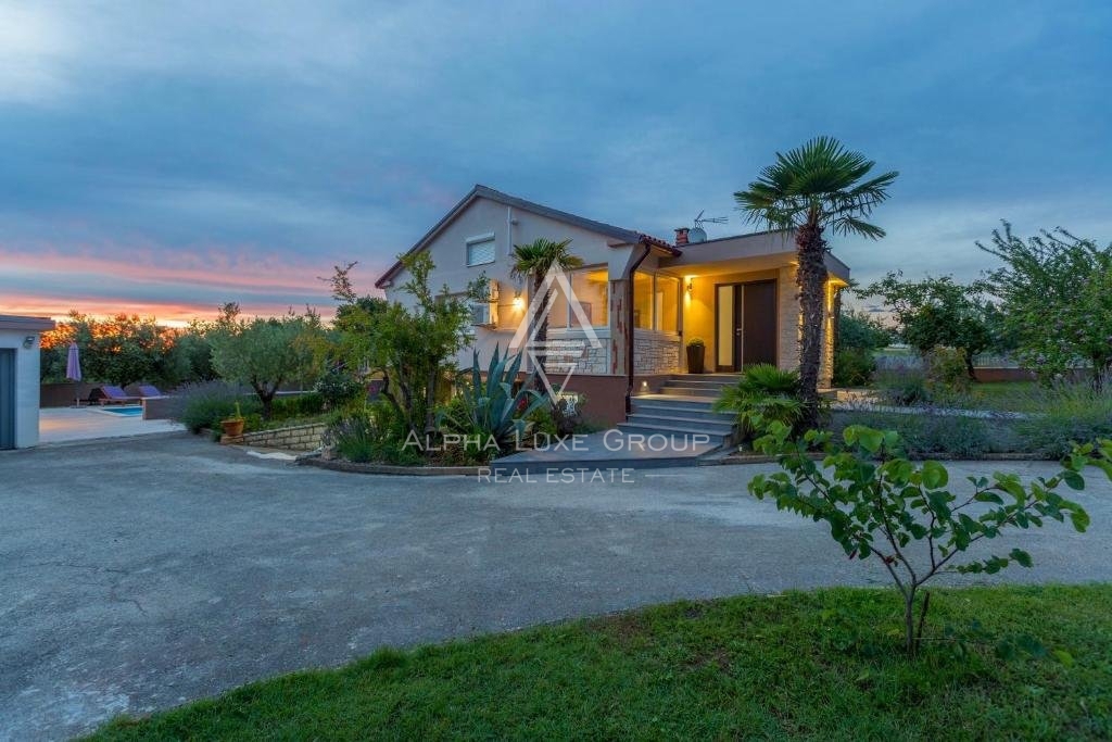 Čudovita vila z bazenom in velikim vrtom, Istra, Poreč