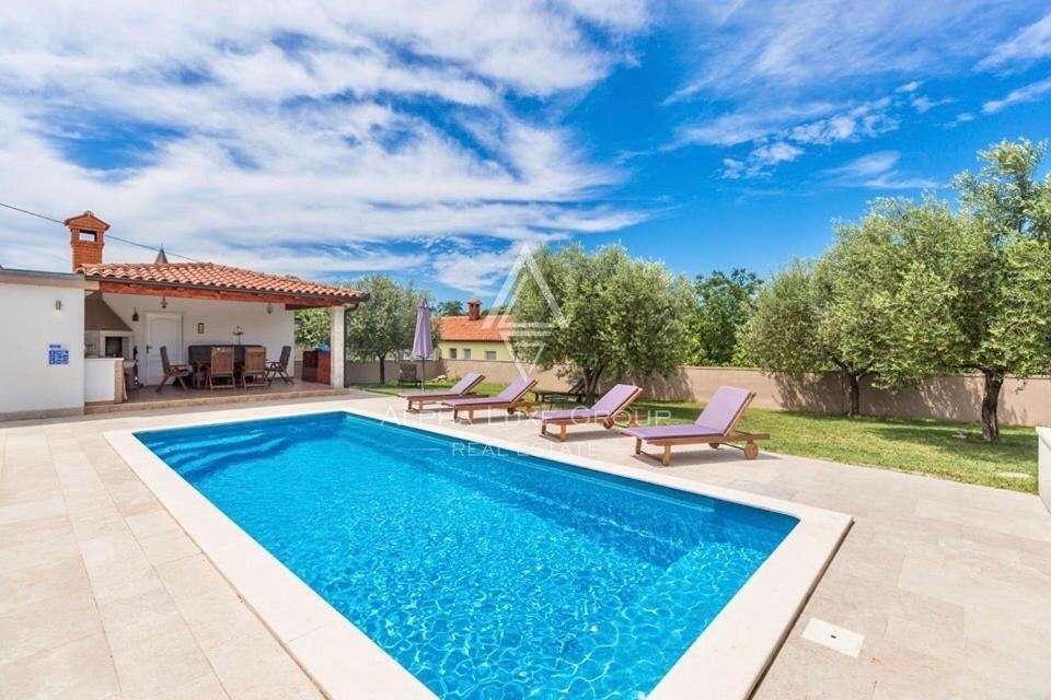 Čudovita vila z bazenom in velikim vrtom, Istra, Poreč