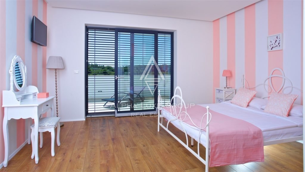 Moderna luksuzna vila s panoramskim pogledom na morje, Višnjan, ISTRA