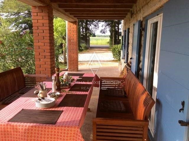 Čudovita kamnita vila na prostorni parceli z lastnim vinogradom, Poreč, ISTRA