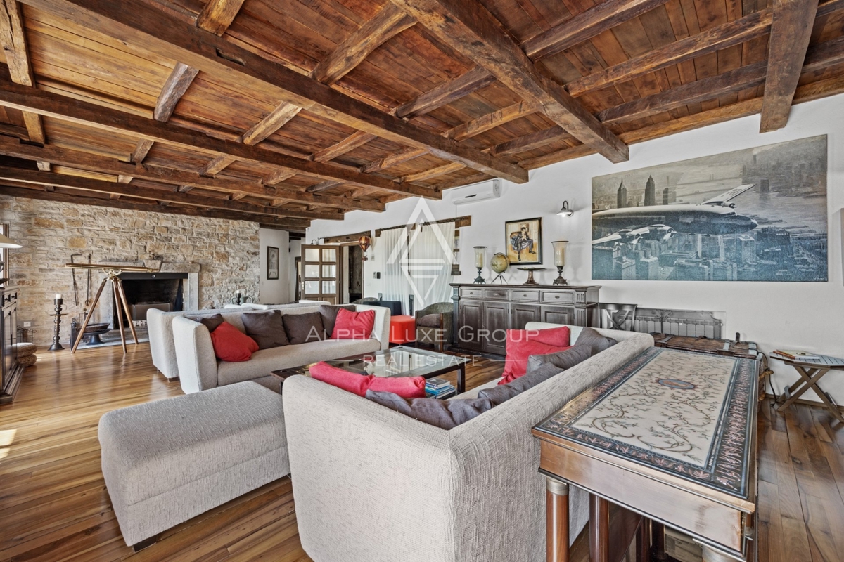 Ekskluzivno v agenciji ALPHA LUXE GROUP - Čudovita rustikalna vila s panoramskim pogledom na istrsko pokrajino in mesto Motovun