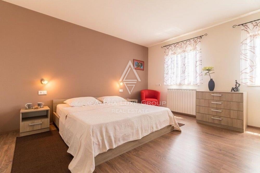 Prostorna vila z bazenom, Istra, Svetvinčenat