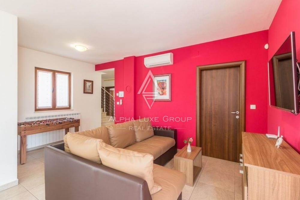 Prostorna vila z bazenom, Istra, Svetvinčenat
