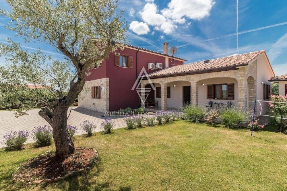Prostorna vila z bazenom, Istra, Svetvinčenat