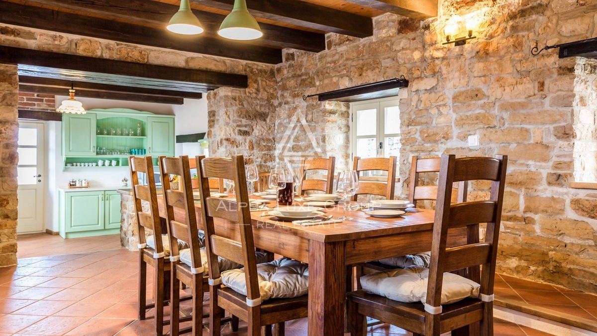 Rustikalna kamnita hiša z bazenom, Istra, Tinjan