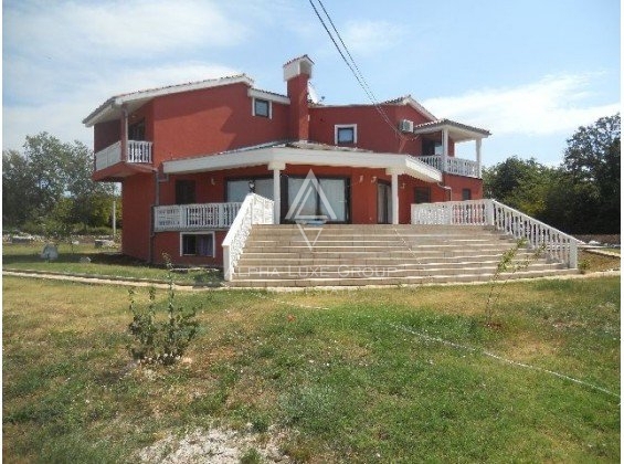 Prijetna samostojna hiša z bazenom, Istra, Poreč