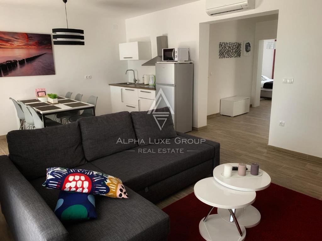 Lepa hiša s štirimi apartmaji in bazenom, Istra, Medulin