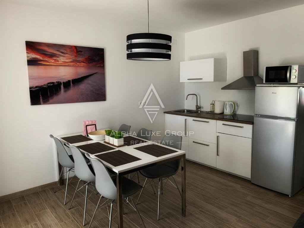 Lepa hiša s štirimi apartmaji in bazenom, Istra, Medulin