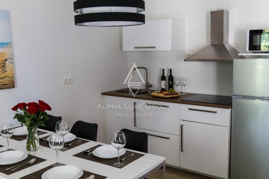 Lepa hiša s štirimi apartmaji in bazenom, Istra, Medulin