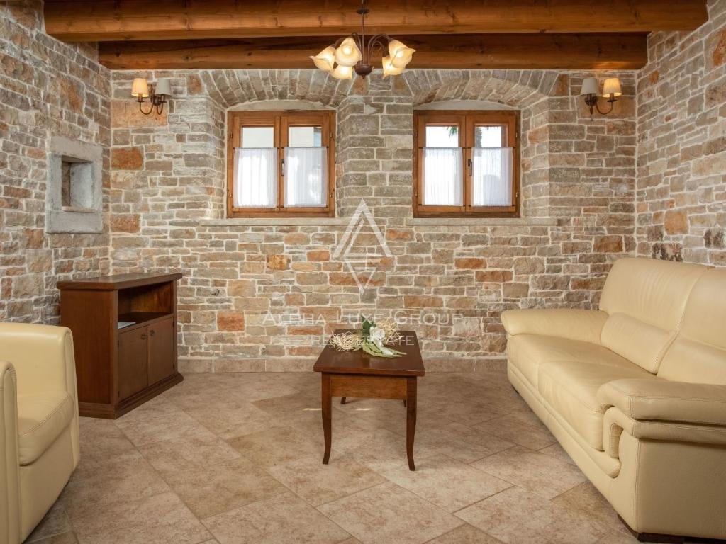Čudovita luksuzna vila z bazenom, ISTRA, Tinjan
