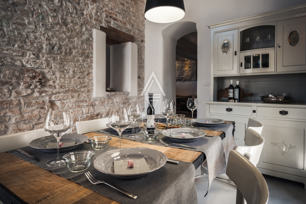 Kanfanar, Istra: Elegantna prenovljena kamnita vila