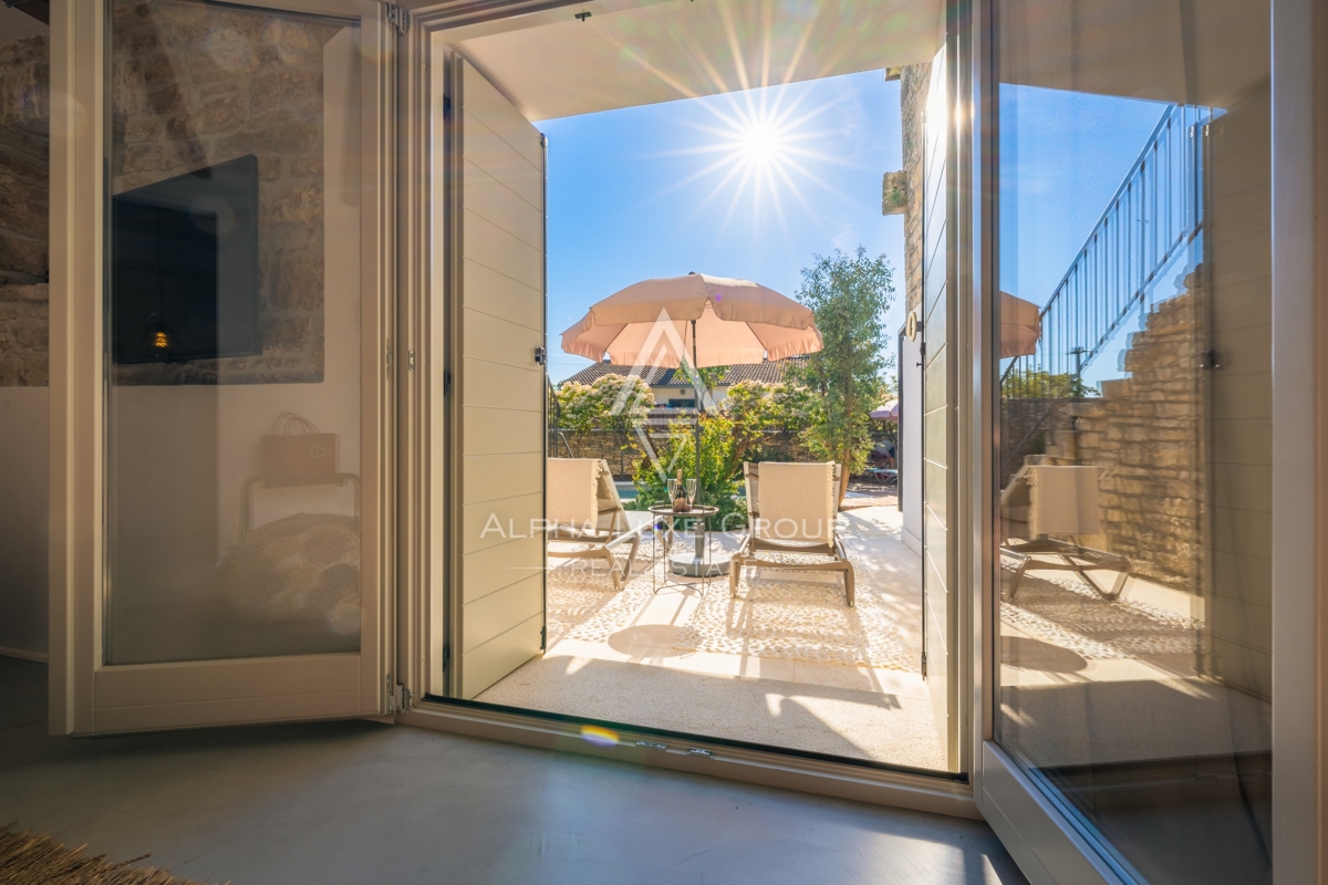 Kanfanar, Istra: Elegantna prenovljena kamnita vila