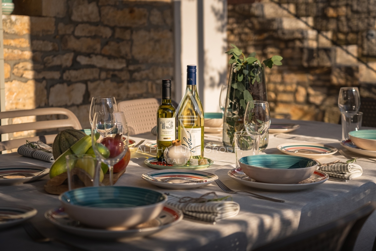 Kanfanar, Istra: Elegantna prenovljena kamnita vila