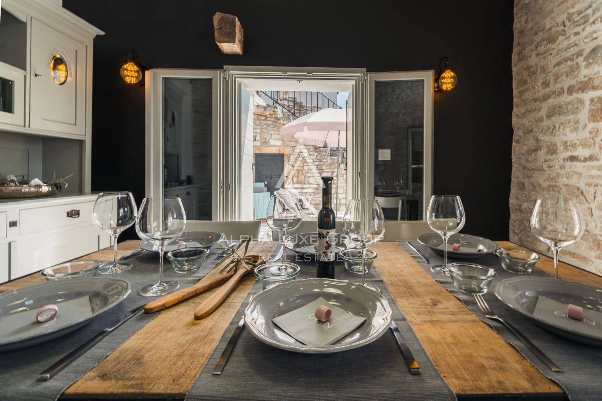 Kanfanar, Istra: Elegantna prenovljena kamnita vila