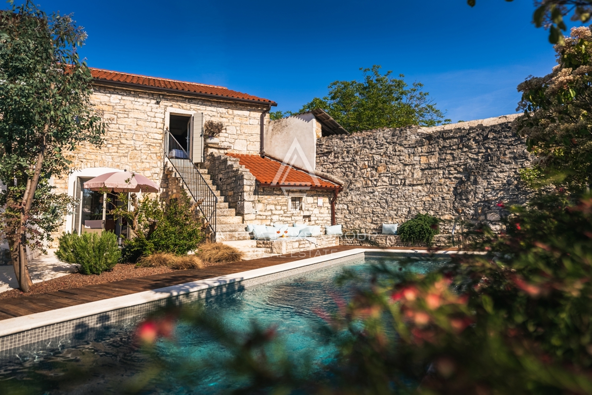 Kanfanar, Istra: Elegantna prenovljena kamnita vila
