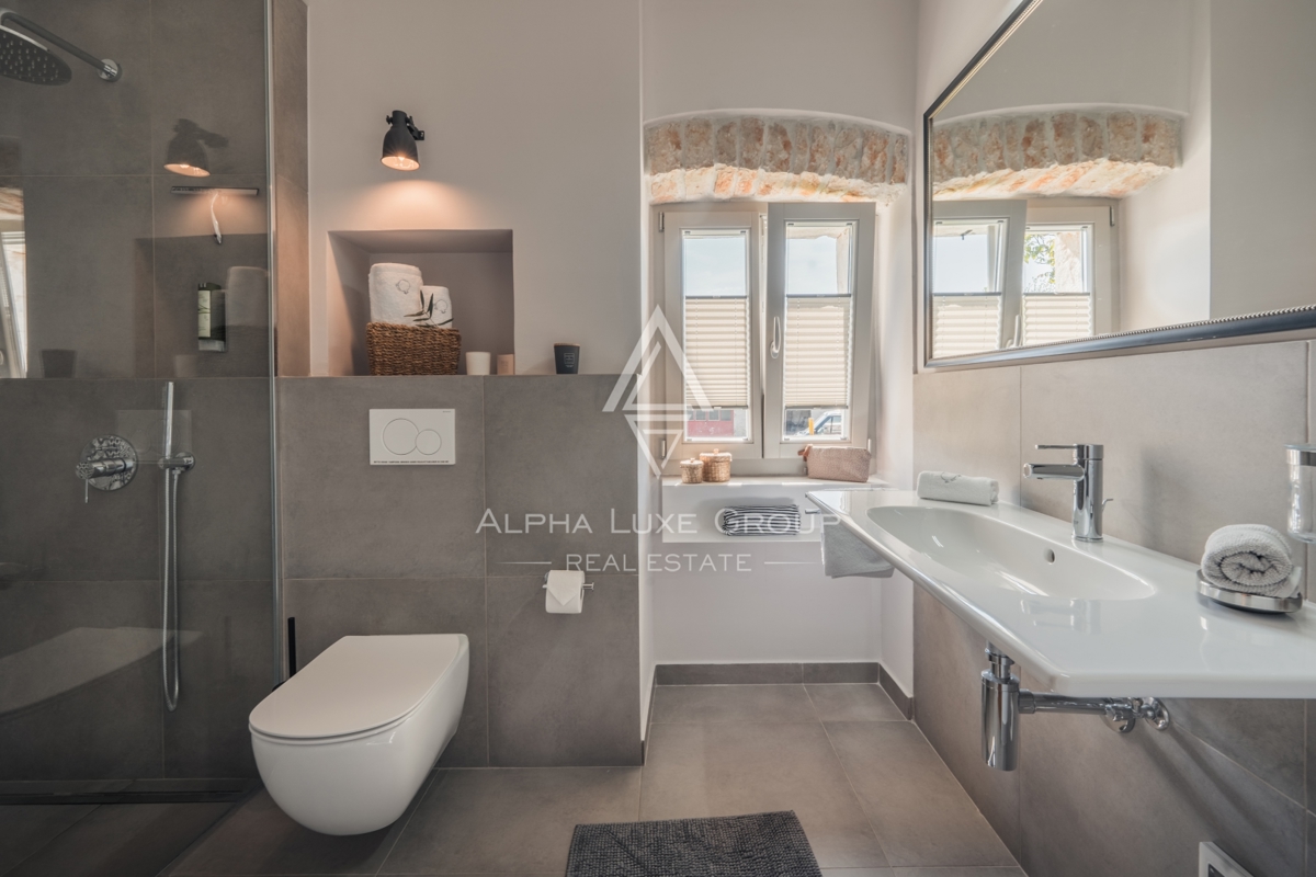 Kanfanar, Istra: Elegantna prenovljena kamnita vila