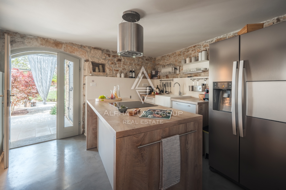 Kanfanar, Istra: Elegantna prenovljena kamnita vila