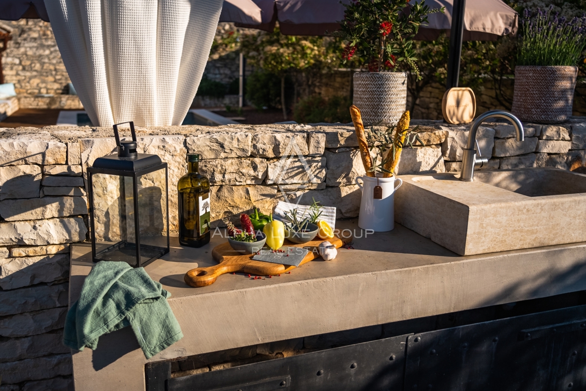 Kanfanar, Istra: Elegantna prenovljena kamnita vila