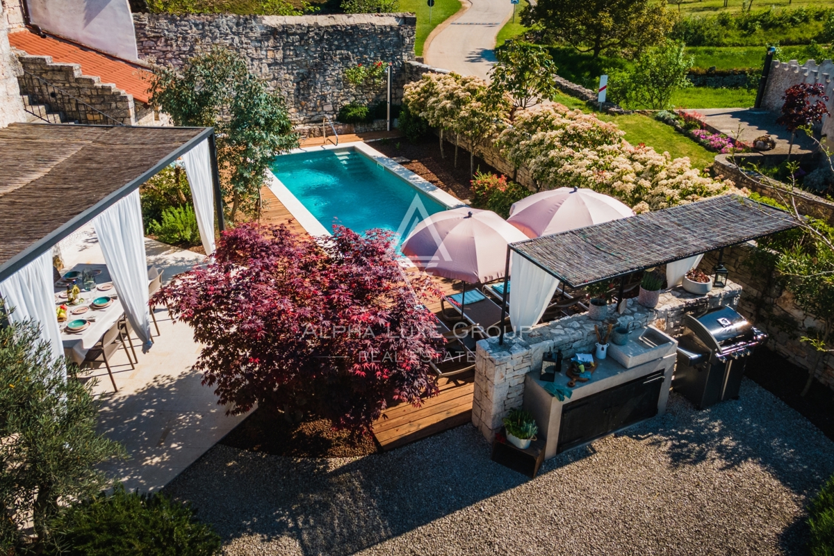 Kanfanar, Istra: Elegantna prenovljena kamnita vila