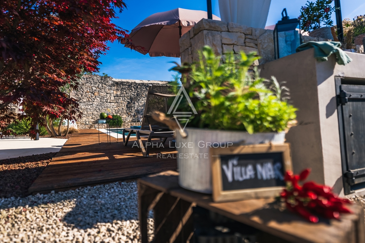 Kanfanar, Istra: Elegantna prenovljena kamnita vila