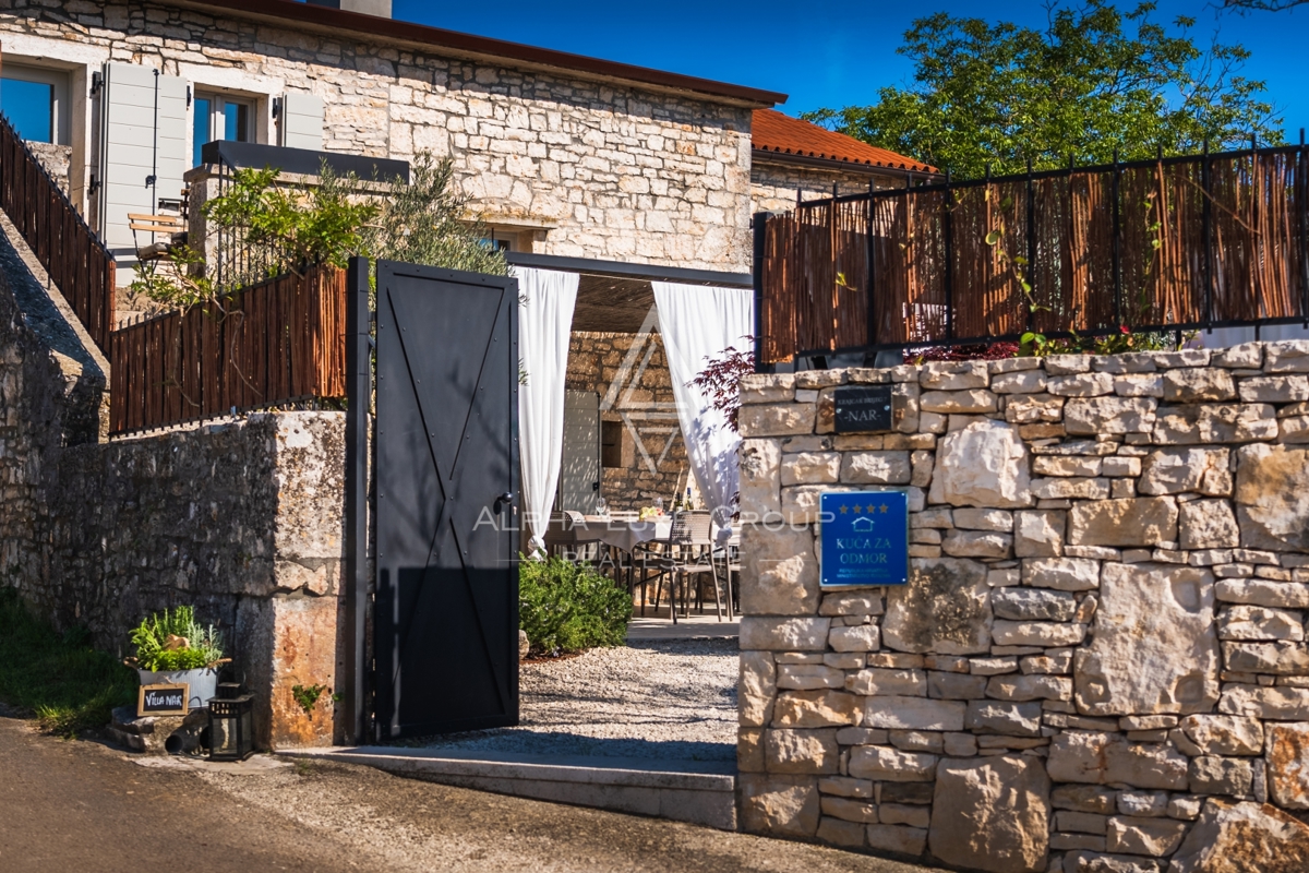 Kanfanar, Istra: Elegantna prenovljena kamnita vila