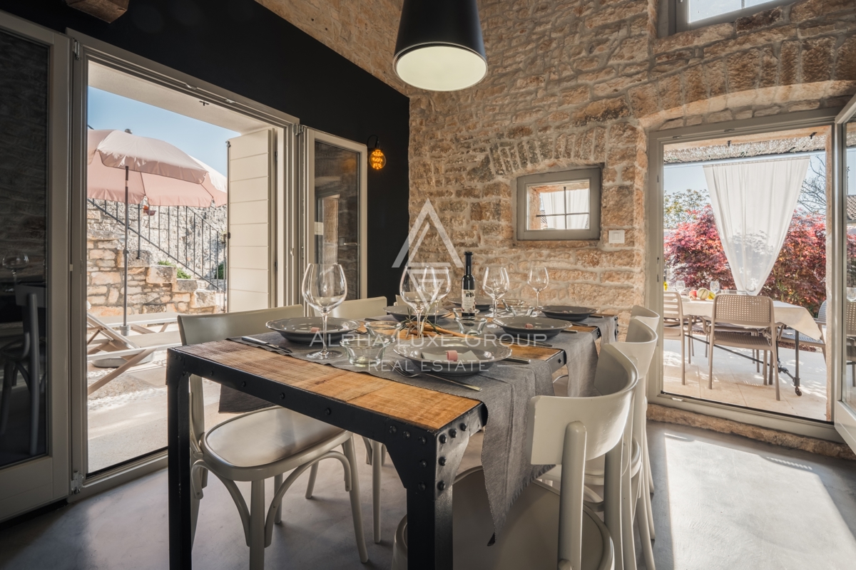 Kanfanar, Istra: Elegantna prenovljena kamnita vila