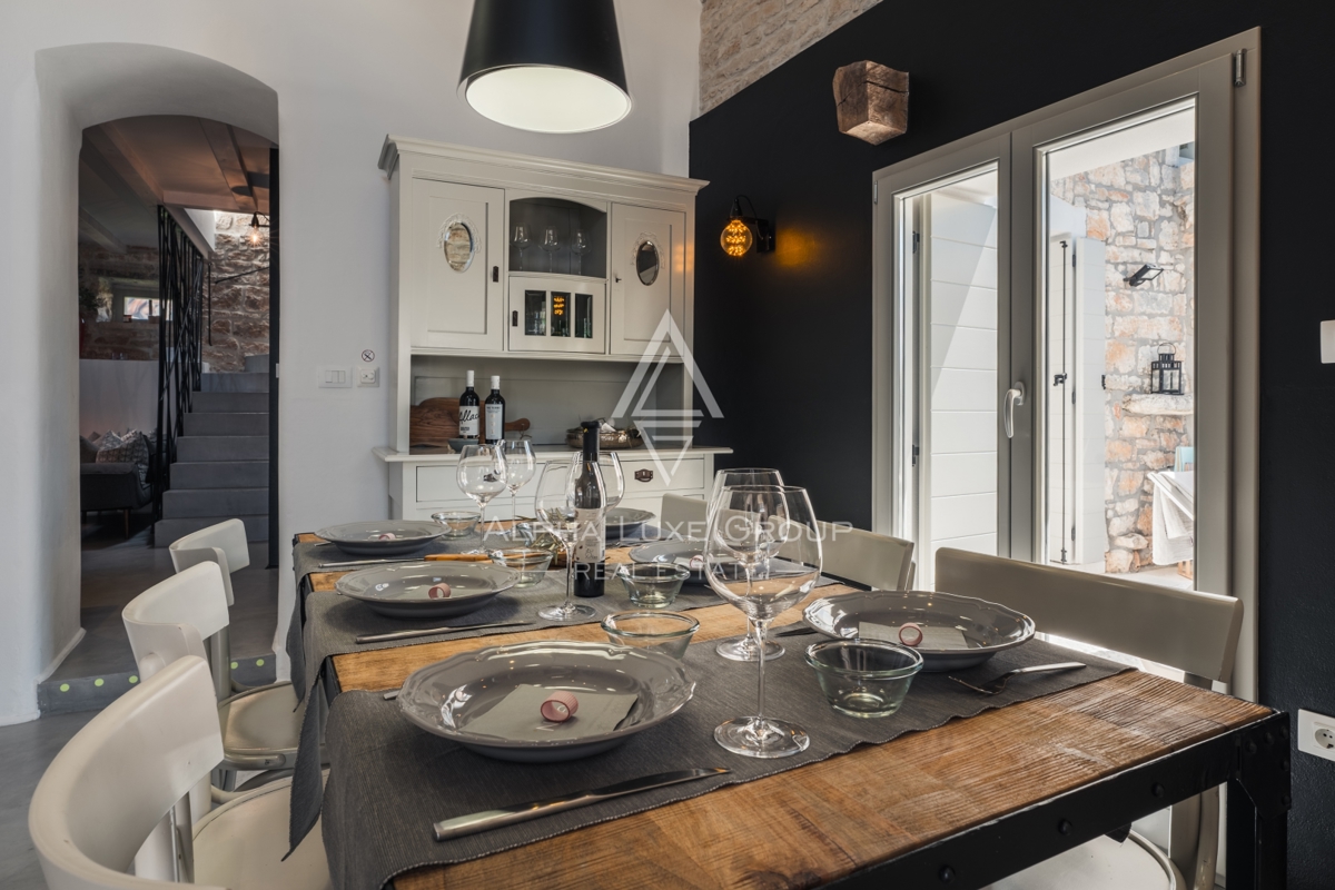 Kanfanar, Istra: Elegantna prenovljena kamnita vila