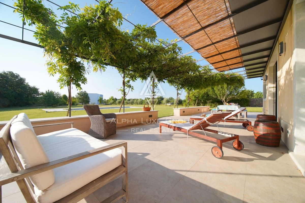 Kanfanar, Istra: Elegantna prenovljena kamnita vila