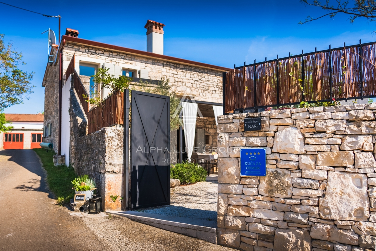 Kanfanar, Istra: Elegantna prenovljena kamnita vila