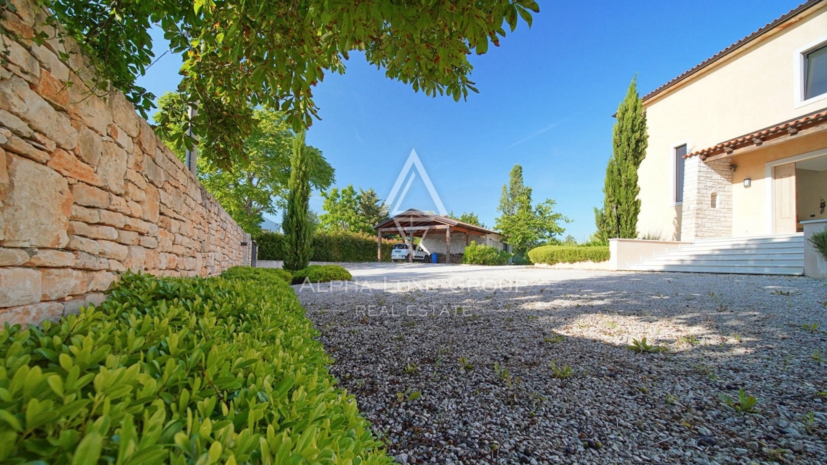 Kanfanar, Istra: Elegantna prenovljena kamnita vila