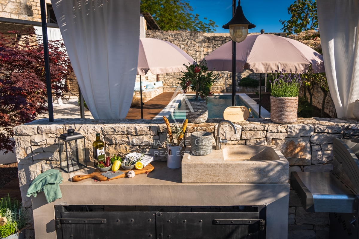 Kanfanar, Istra: Elegantna prenovljena kamnita vila