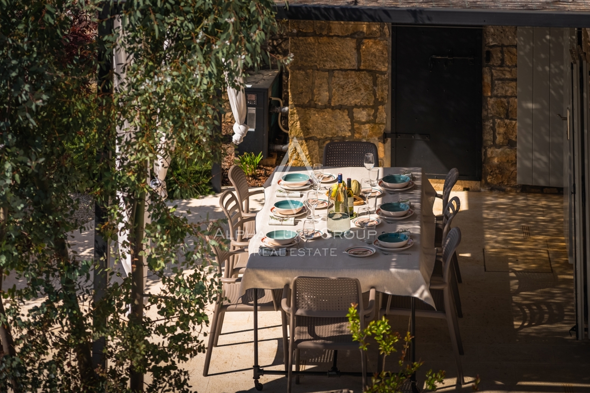 Kanfanar, Istra: Elegantna prenovljena kamnita vila