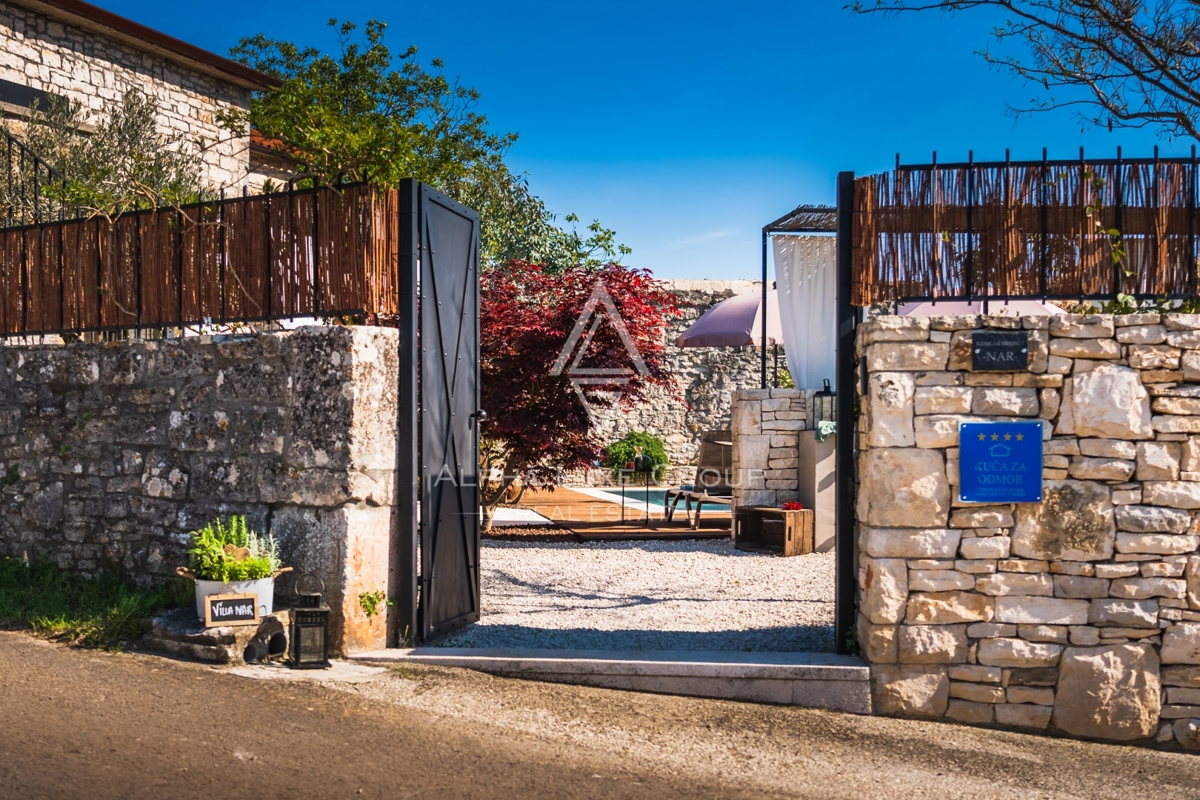 Kanfanar, Istra: Elegantna prenovljena kamnita vila