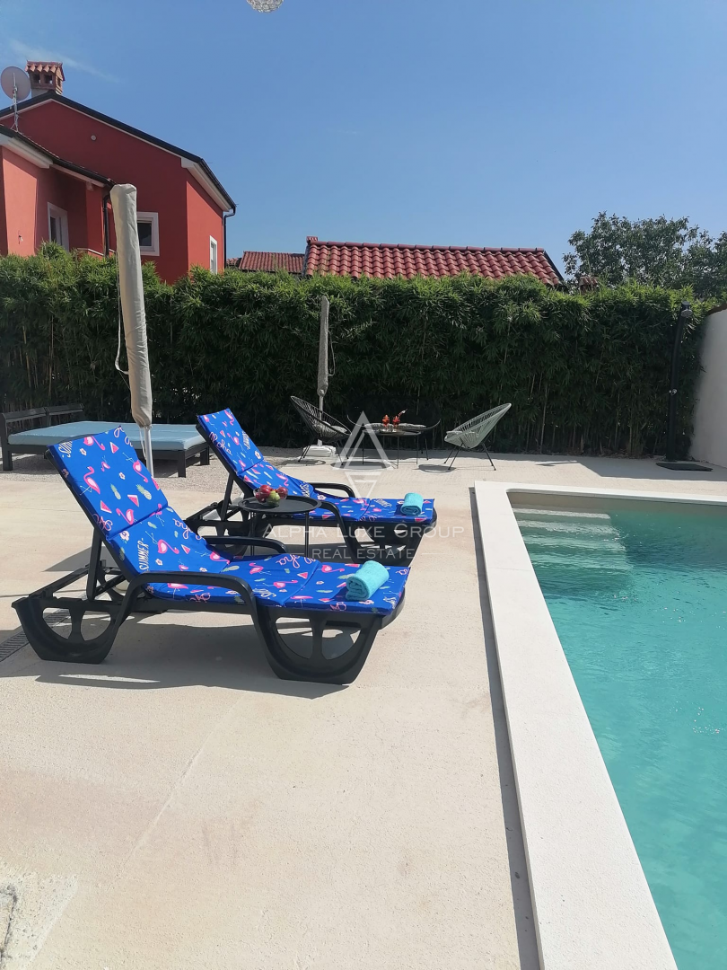 Istra, Poreč: Moderna hiša z bazenom in morjem