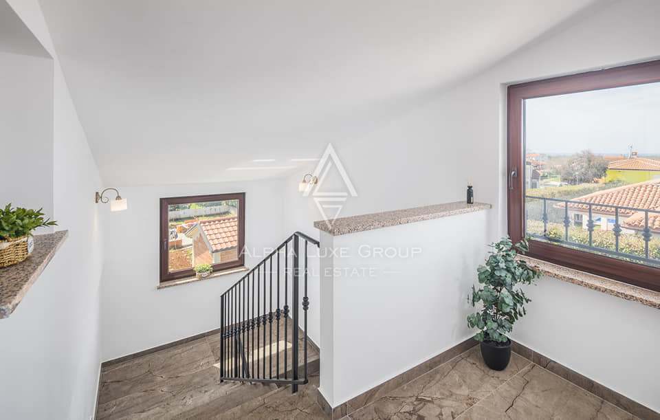 Istra, Poreč: Moderna hiša z bazenom in morjem