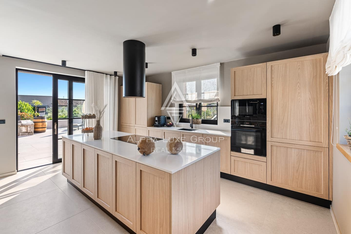 Istra, Poreč: Luksuzna vila z bazenom in morjem